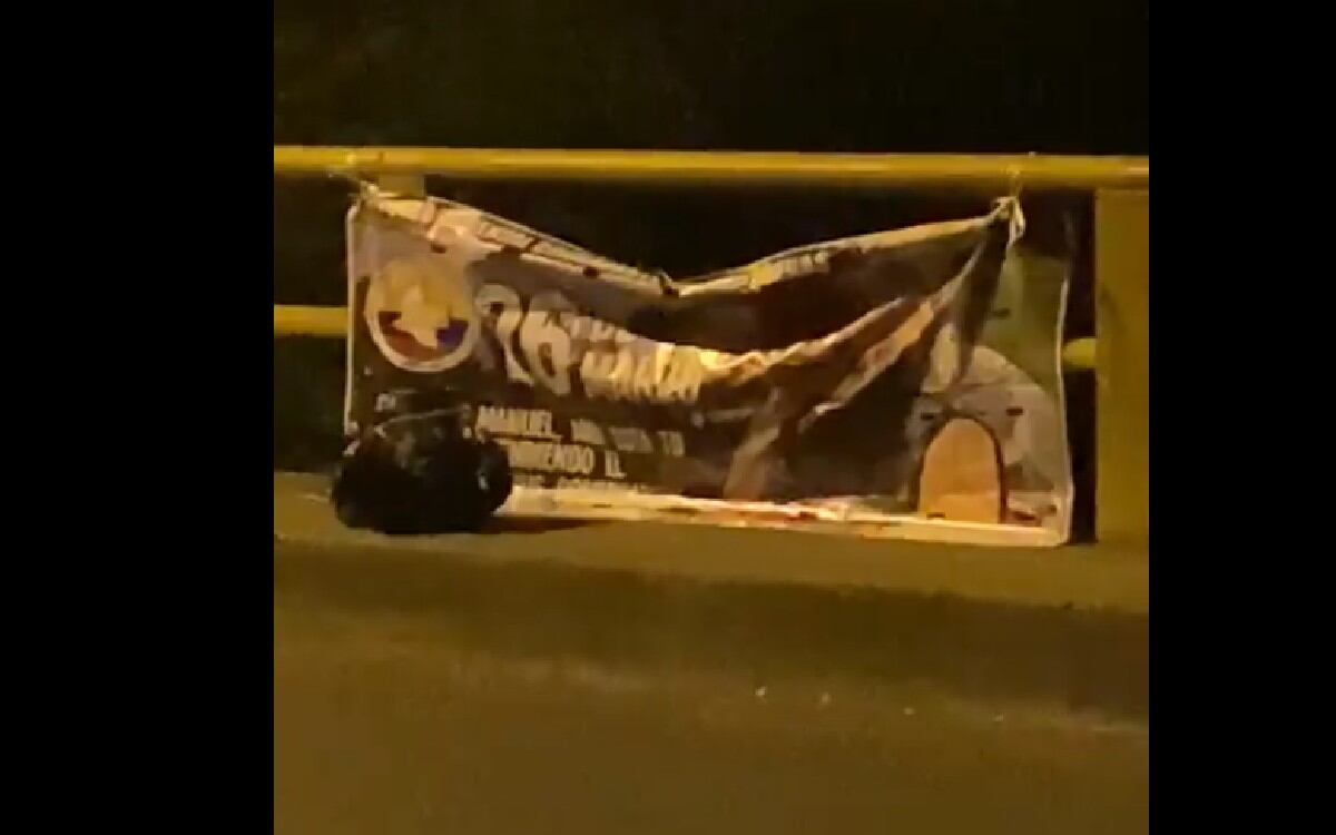 Imagen de la pancarta desplegada.