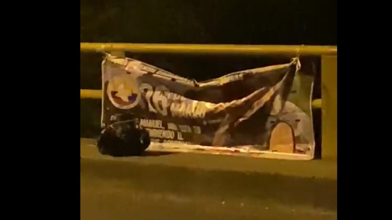 Imagen de la pancarta desplegada.