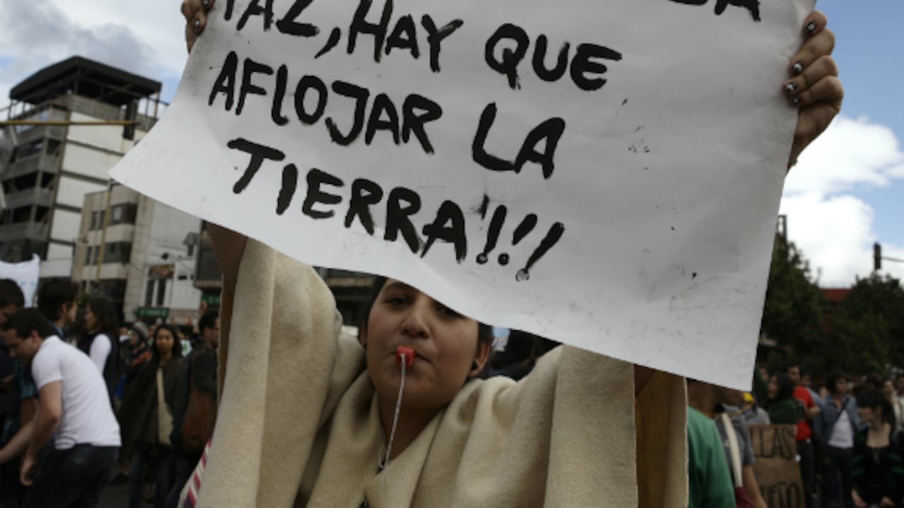 Miles de campesinos han salido a las calle y carreteras a protestar por sus derechos.