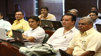 Además de las aulas, las universidades tienen foros y centros de investigación que estimulan el liderazgo