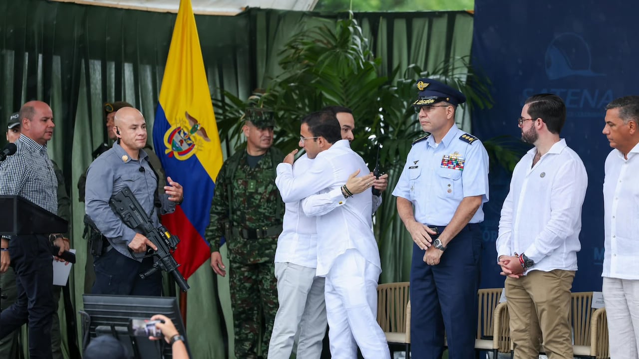 Abelardo De La Espriella inauguró oficialmente la nueva ruta aérea Montería–Panamá.