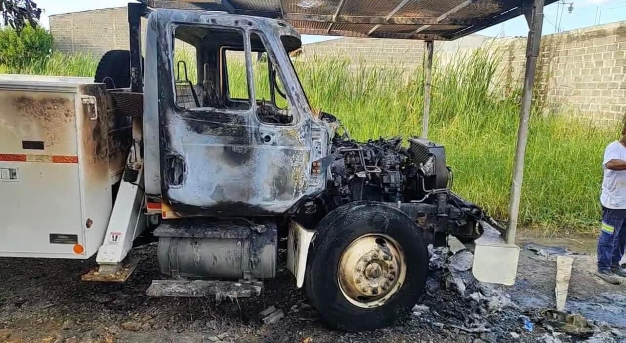 El vehículo fue incinerado por desconocidos.
