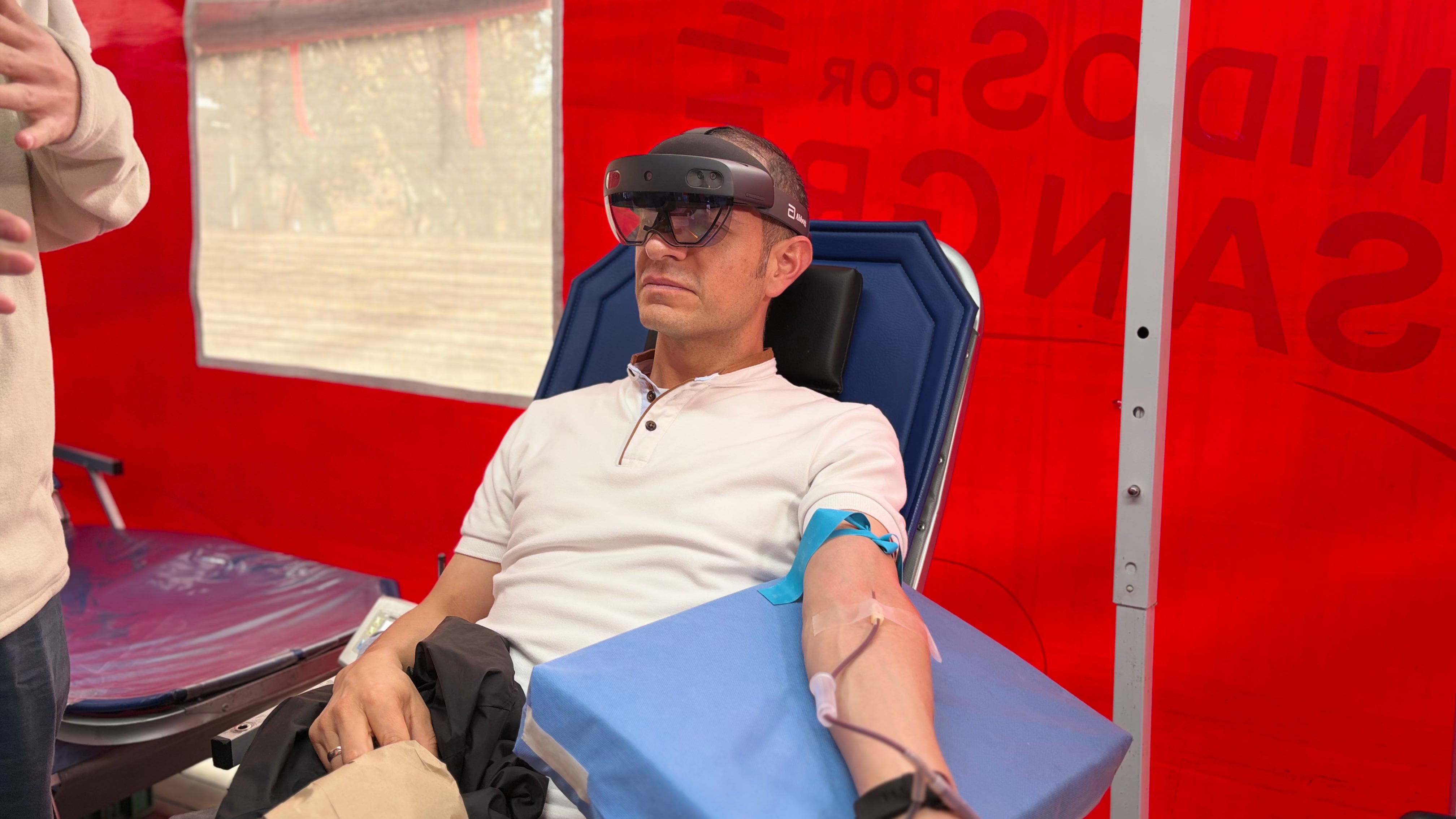 Donación de sangre, acompañada de una experiencia de realidad aumentada 3D , que se realizó en alianza entre la Universidad del Rosario, LaCardio y Abbott.