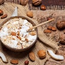 La avena y las almendras generan la sensación de saciedad para evitar un consumo mayor de alimentos. Foto: Getty Images.