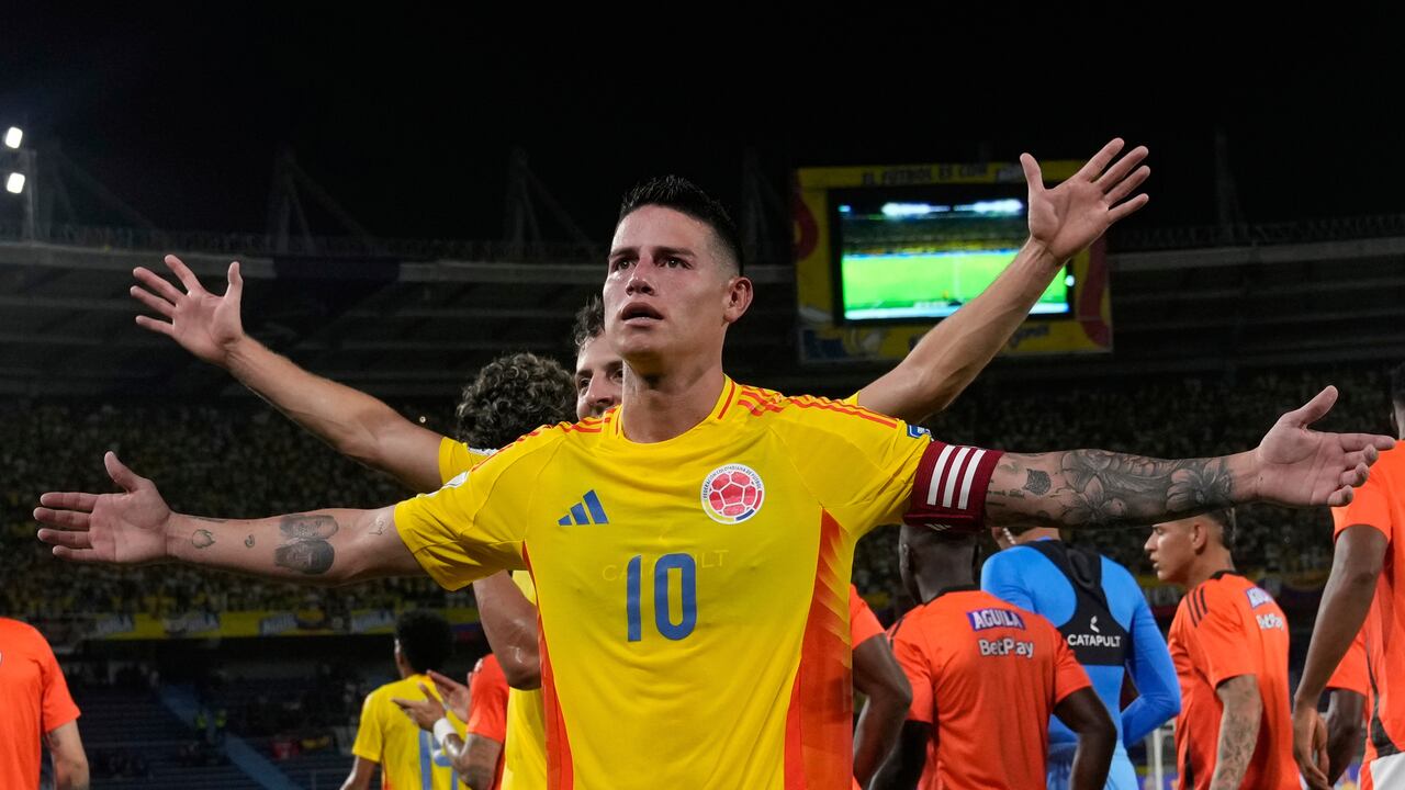 Colombia's James Rodriguez celebrates after scoring his side's opening goal against Bolivia during a World Cup 2026 qualifying soccer match at Metropolitano stadium in Barranquilla, Colombia, Thursday, Sept. 4, 2025. (AP Photo/Fernando Vergara)