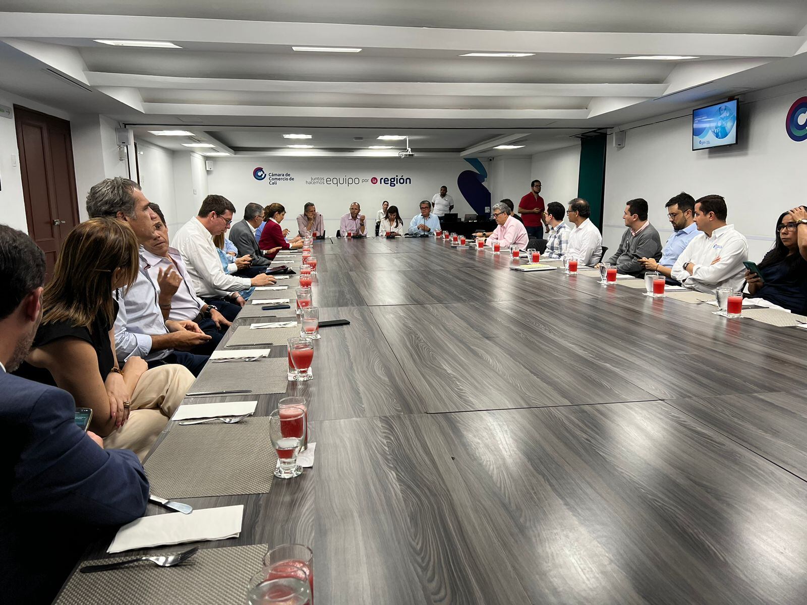 La Cámara de Comercio de Cali presentó el sondeo que hizo entre empresarios de la región sobre la reforma laboral.