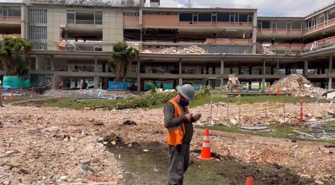 Edificio Ministerio de Defensa en demolición