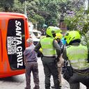 Bus se volcó en las calles de Medellín y deja once heridos.
