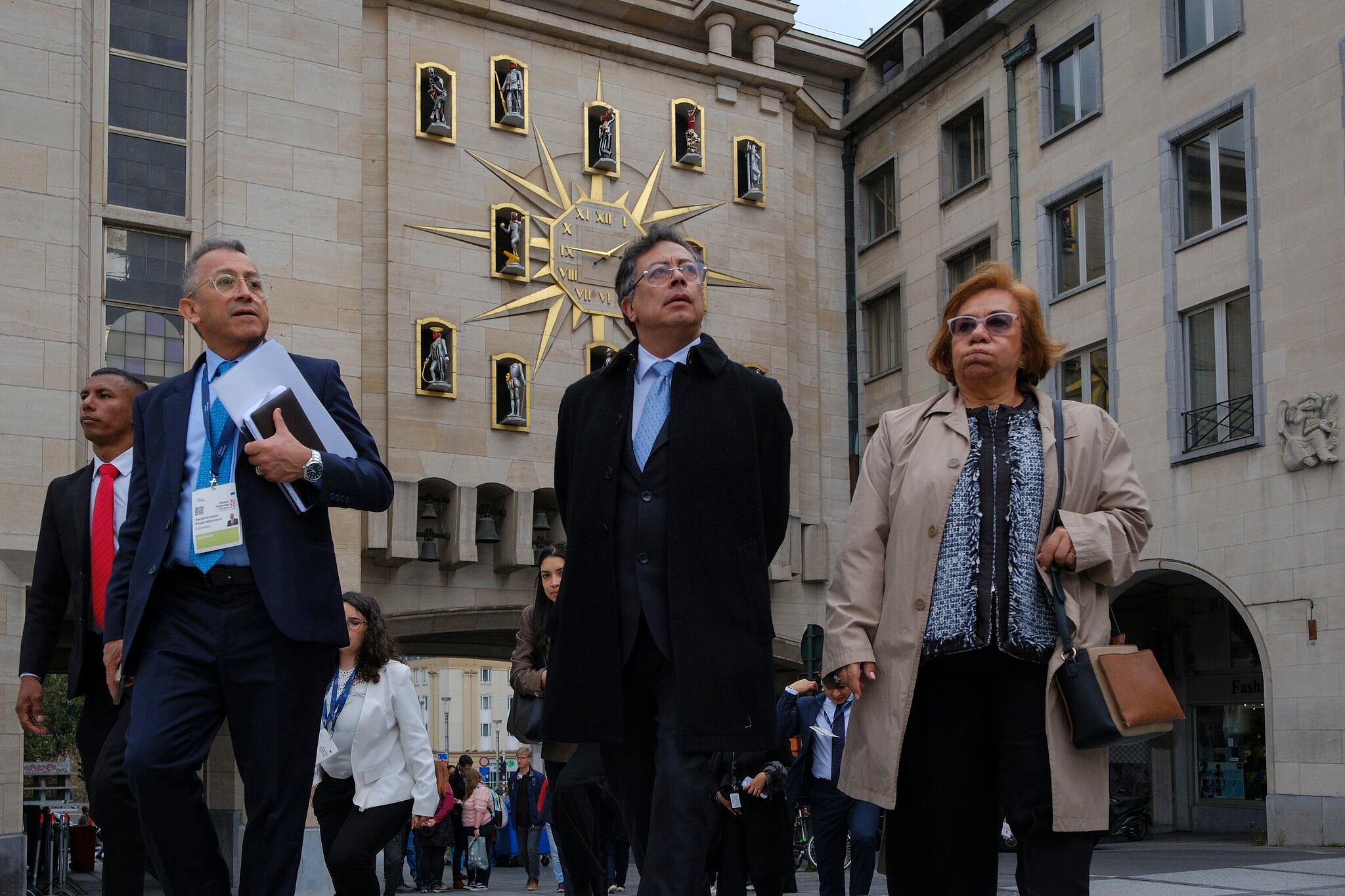 El presidente, Gustavo Petro, el 10 de octubre de 2025 en Bruselas (Bélgica). Estuvo acompañado por la canciller colombiana, Rosa Yolanda Villavicencio, y por el embajador de Colombia en Bruselas, Daniel Prado Albarracín