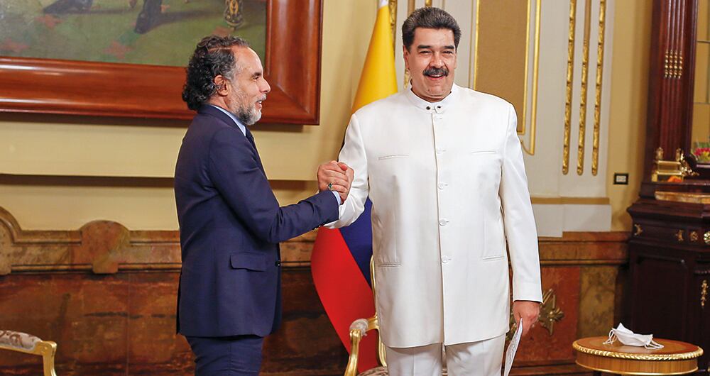  El lunes 29 de agosto, el embajador de Colombia en Venezuela, Armando Benedetti, se reunió con el presidente de ese país, Nicolás Maduro.
