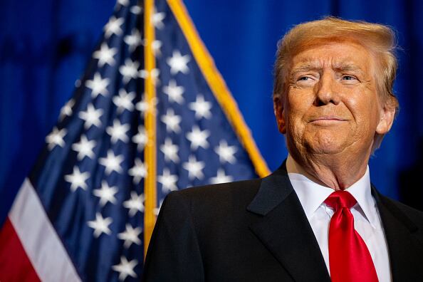 Trump, DeSantis y Haley tienen programados eventos en Nueva Hampshire el martes. Trump viajó primero a Nueva York para comparecer en un juicio civil por difamación derivado de las acusaciones de una columnista que afirmó que Trump la agredió sexualmente. DeSantis se presentó en Carolina del Sur, estado natal de Haley, antes de dirigirse a Nueva Hampshire.