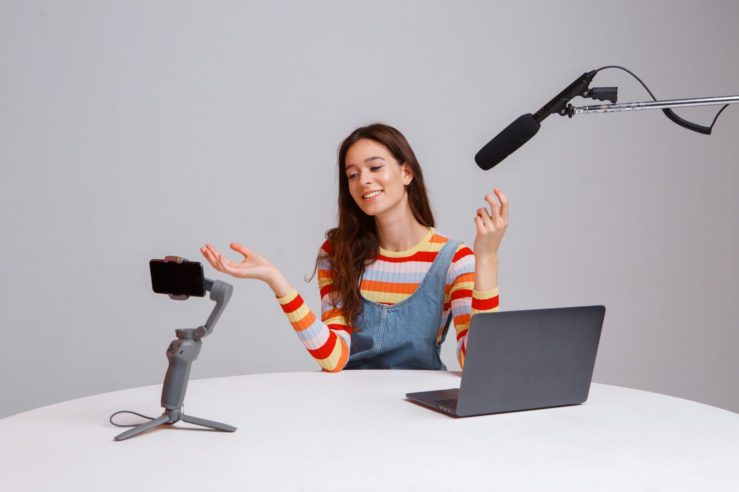 Los comunicadores sociales son unos de los profesionales más integrales que se forman en la academia para aportar desde la parte creativa y estratégica al posicionamiento y visibilidad de las organizaciones, de acuerdo con la académica Alix Belinda Castro.