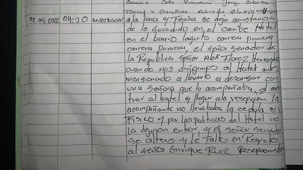 Fragmento de la minuta donde uniformados dejan por escrito que la acompañante del senador no portaba cédula en físico.