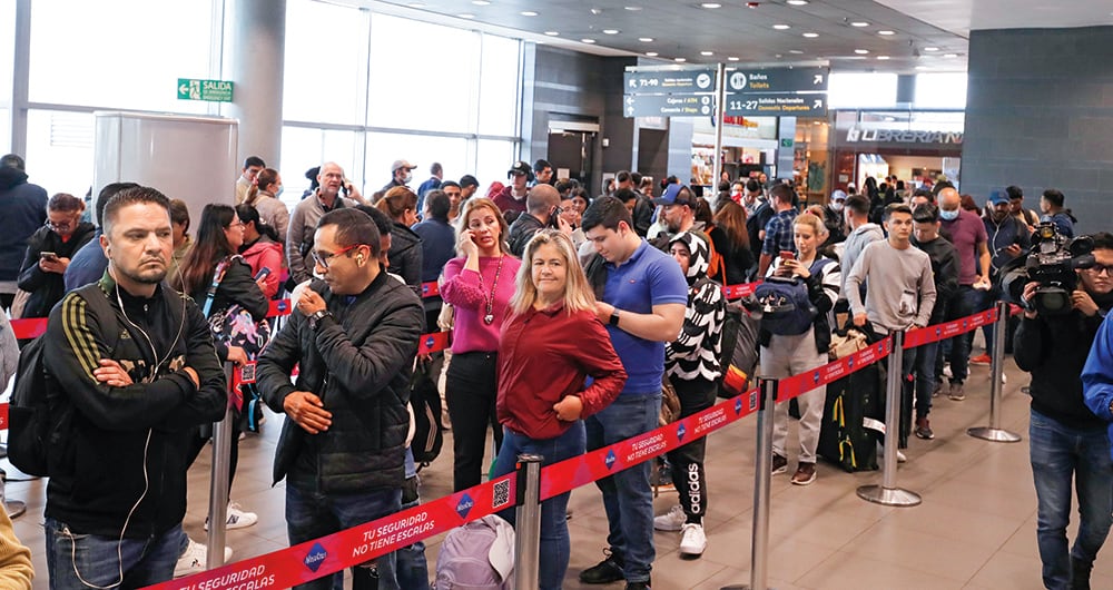 El flujo de pasajeros nacionales se contraerá 10,2 por ciento en 2023, en comparación con el 1 por ciento que habría crecido si Viva y Ultra no hubieran parado, dice Corficolombiana.