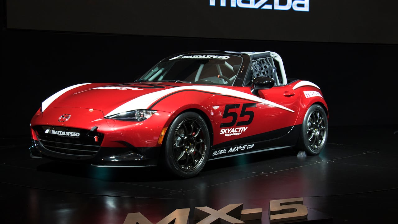 Mazda MX-5, cuya sigla MX significa “Mazda Experimental”.