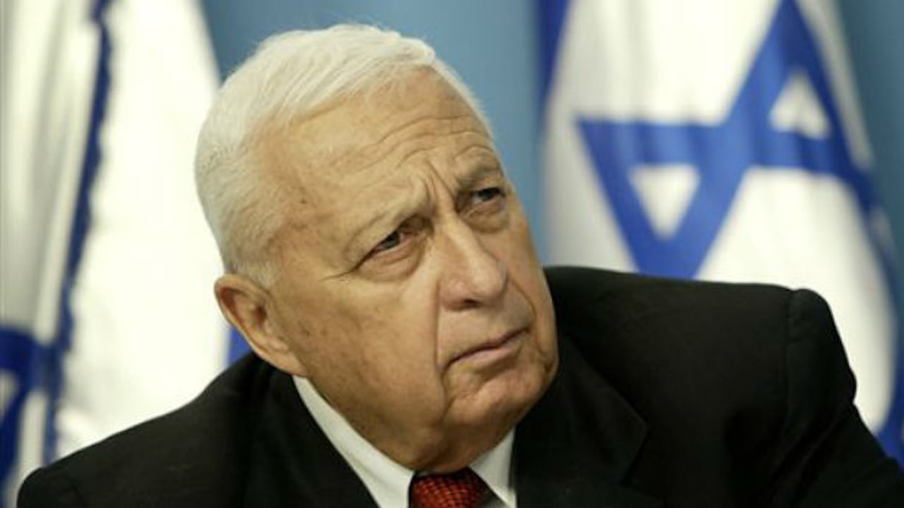 Después de estar en coma durante ocho años, Sharon falleció este sábado a sus 85 años.