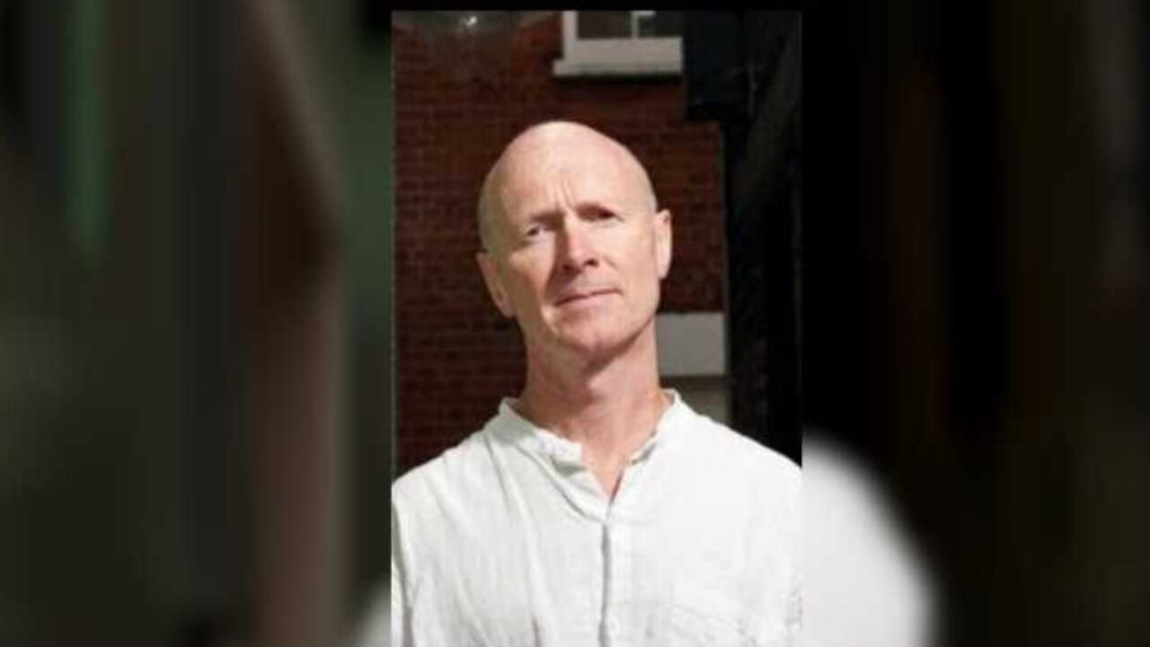 Paul Laverty nació en Calcuta, India, en 1957.