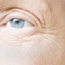 Las arrugas y las líneas de expresión son signos de la edad; y de falta de colágeno.