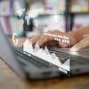 Con un mensaje de texto o e-mail los ciberdelincuentes roban información.