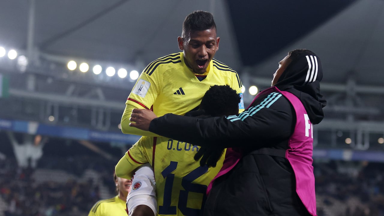 La celebración del gol del empate que consiguió Colombia en su partido ante Senegal, marcado por Óscar Cortés.