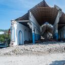 Al menos 1.400 haitianos murieron por el terremoto de 7.2 de magnitud que devastó al país (Photo by Reginald LOUISSAINT JR / AFP)