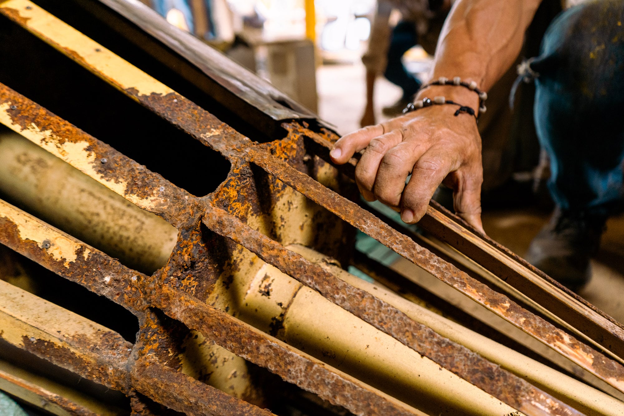 Estado actual de la plomada de Punto Cero de Medellín.