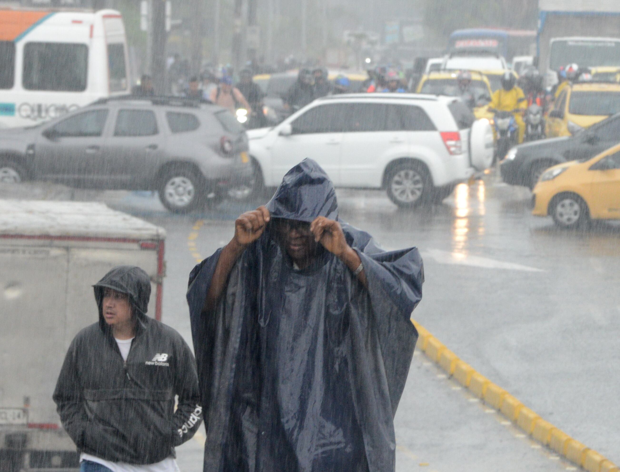 Cali: Con las primeras lluvias del mes de abril se espera la terminación paulatina del fenómeno del niño y con estas alejar los riegos de racionamientos eléctricos en el país. foto José L Guzmán.