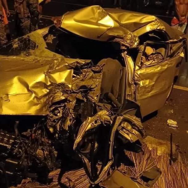 Así quedó uno de los vehículos comprometidos.