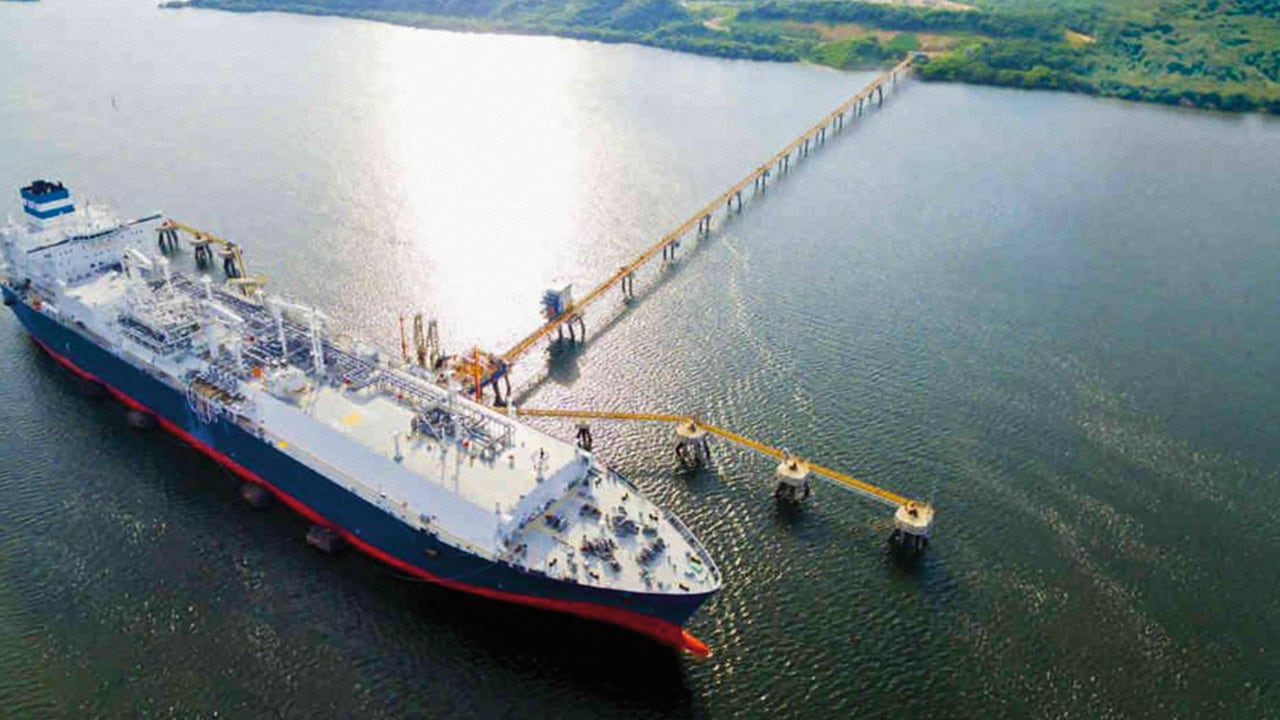 La planta regasificadora de SPEC en el Caribe abastece a las térmicas y puede ofrecer excedentes al mercado.