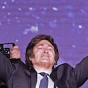 El político Javier Milei fue apoyado por estudiantes de un colegio