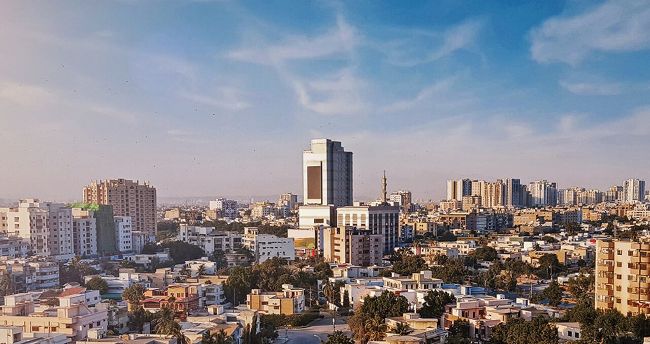 Karachi (Pakistán) Es la ciudad más poblada de ese país con 15 millones de habitantes.