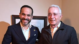 De izquierda a derecha: Abelardo de la Espriella y el expresidente Álvaro Uribe.