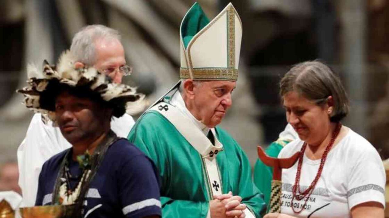 El Papa Francisco hizo un llamado al mundo a cuidar la Amazonia. Foto: Reuters vía DW.