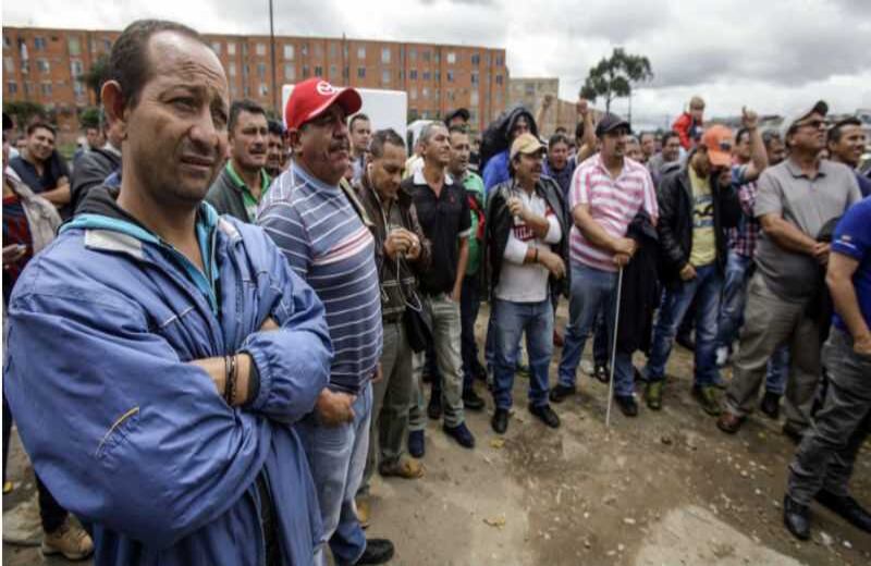 Los camioneros adelantan la protesta en la entrada suroccidental de Bogotá. Foto: Carlos Julio Martínez.   