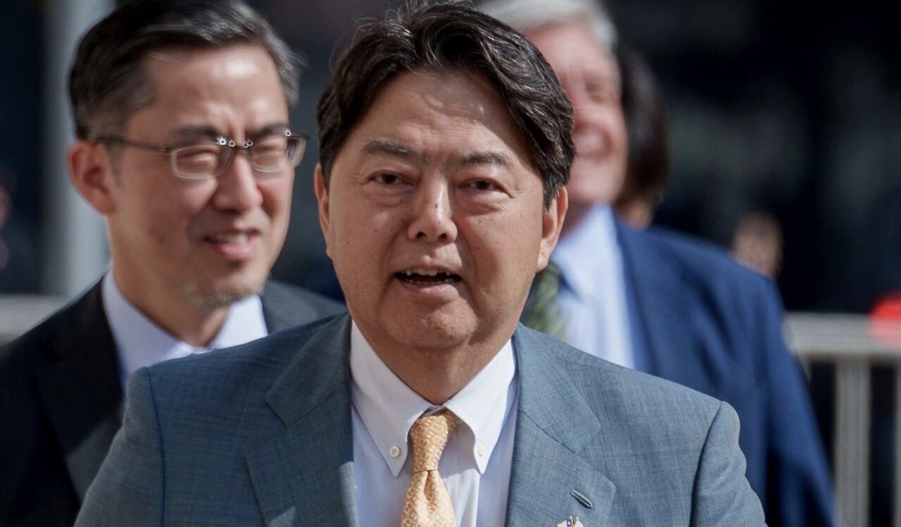 Yoshimasa Hayashi, ministro de Relaciones Exteriores de Japón