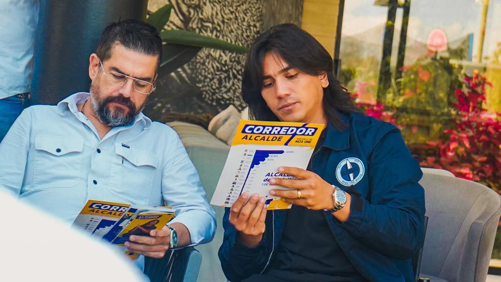 Albert Corredor en reunión con empresarios de Medellín.