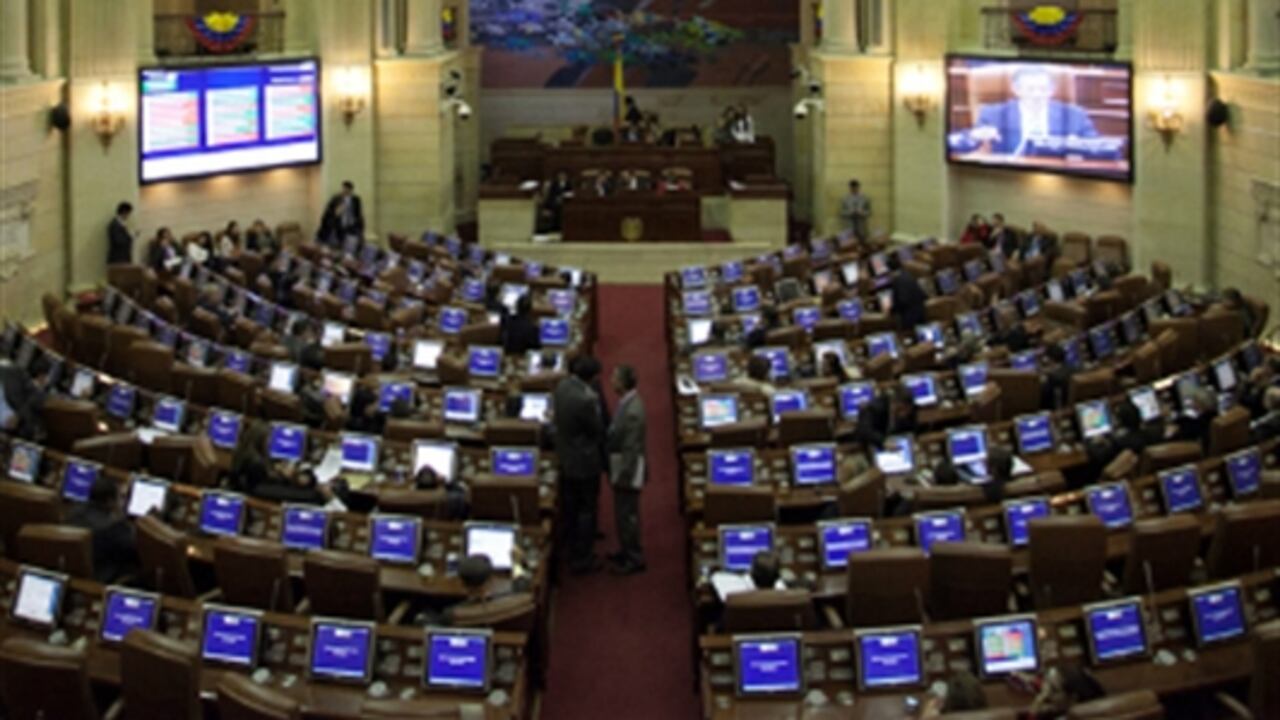 Comerciantes convocan a marcha nacional en contra de la Ley anticontrabando .