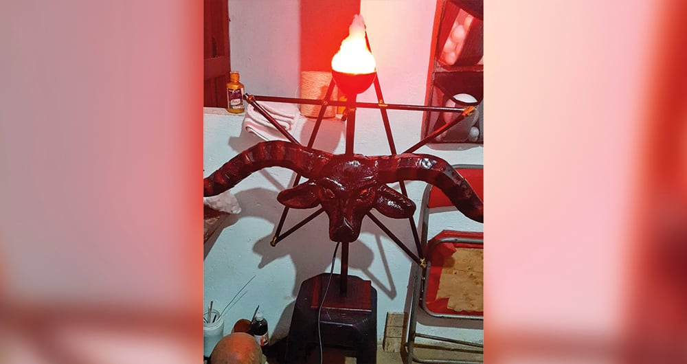 Según dijo el capturado, tenía un pacto con el diablo.