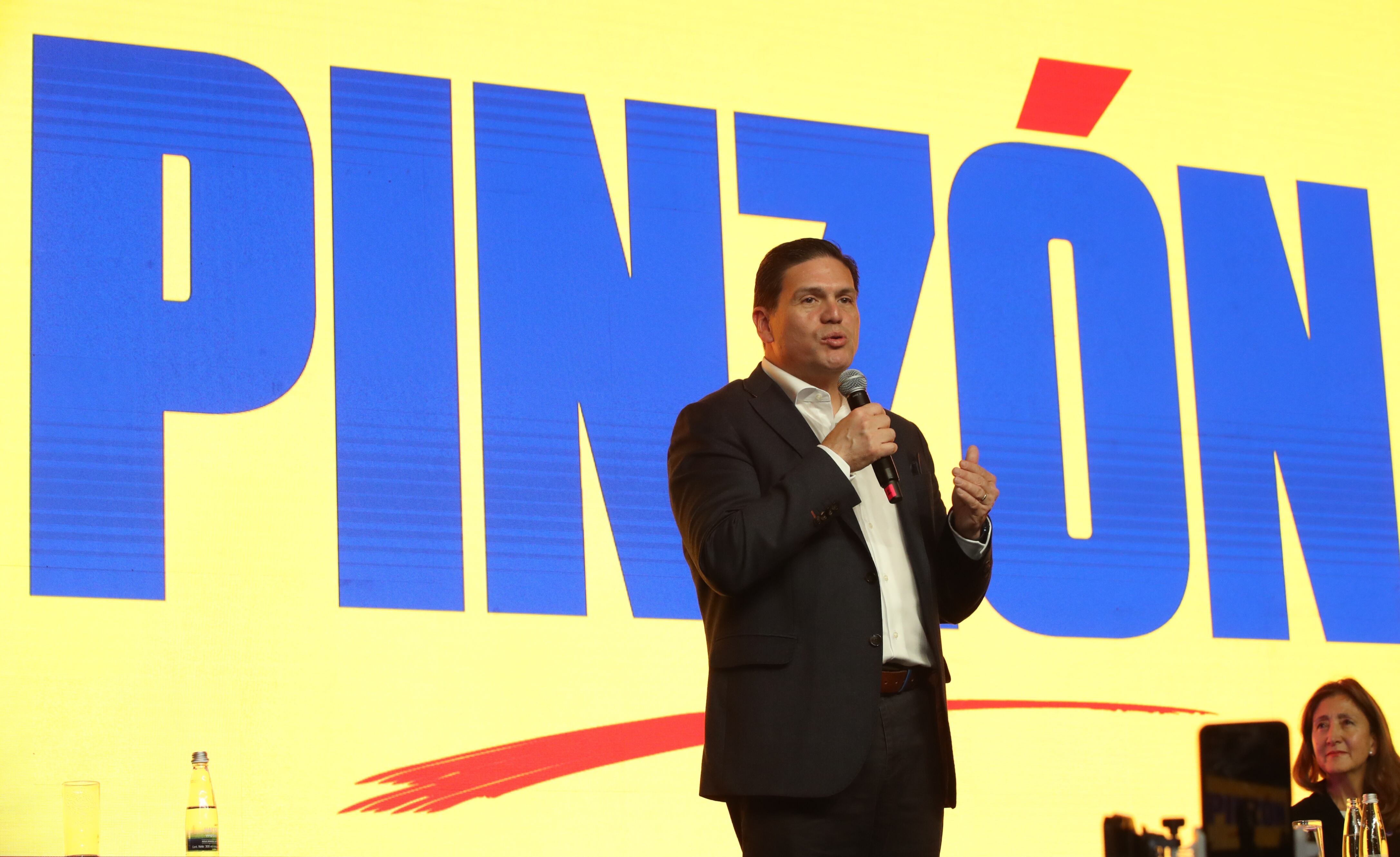 Juan Carlos Pinzón Bueno recibe el aval del Partido Oxígeno para su candidatura a la Presidencia de cara a las elecciones de 2026.