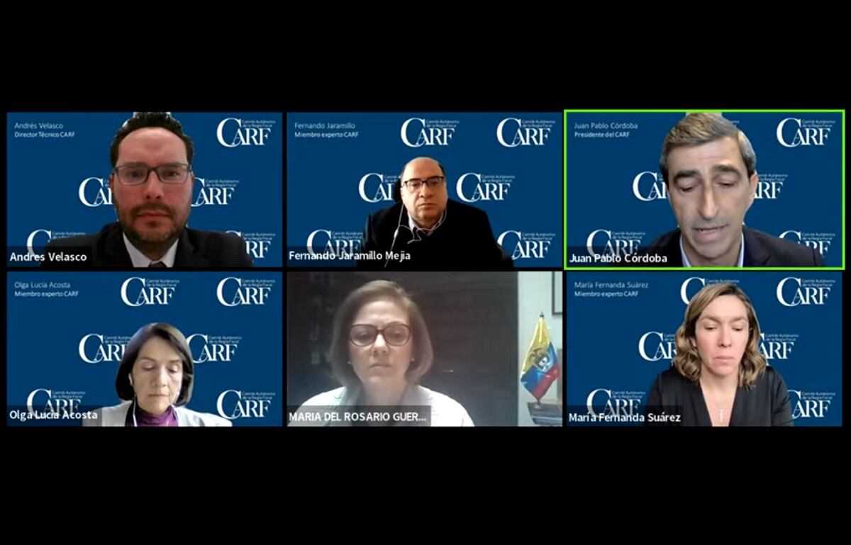 Según el CARF, es necesario acelerar el ajuste fiscal para disminuir las presiones de costo del financiamiento. Foto: SEMANA