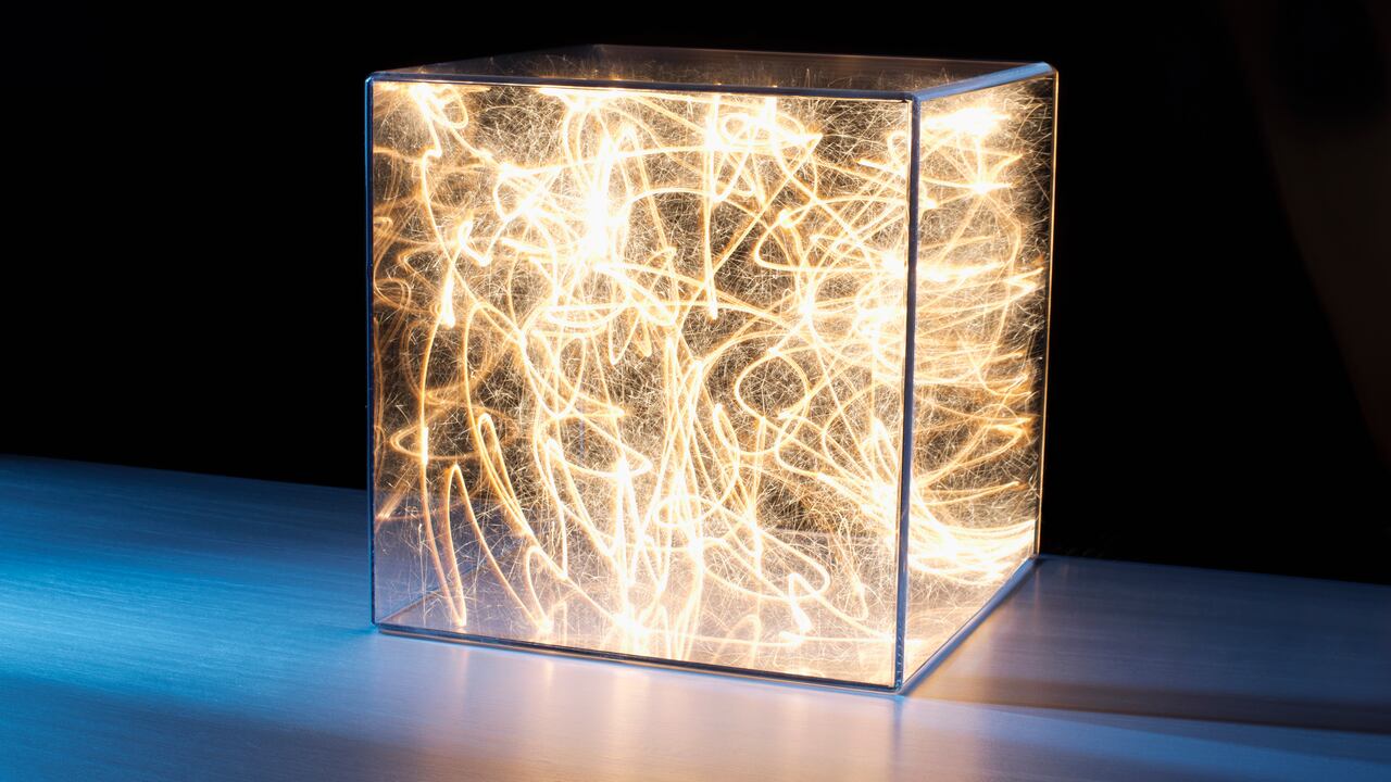 La materia se extiende en la línea del espacio-tiempo.