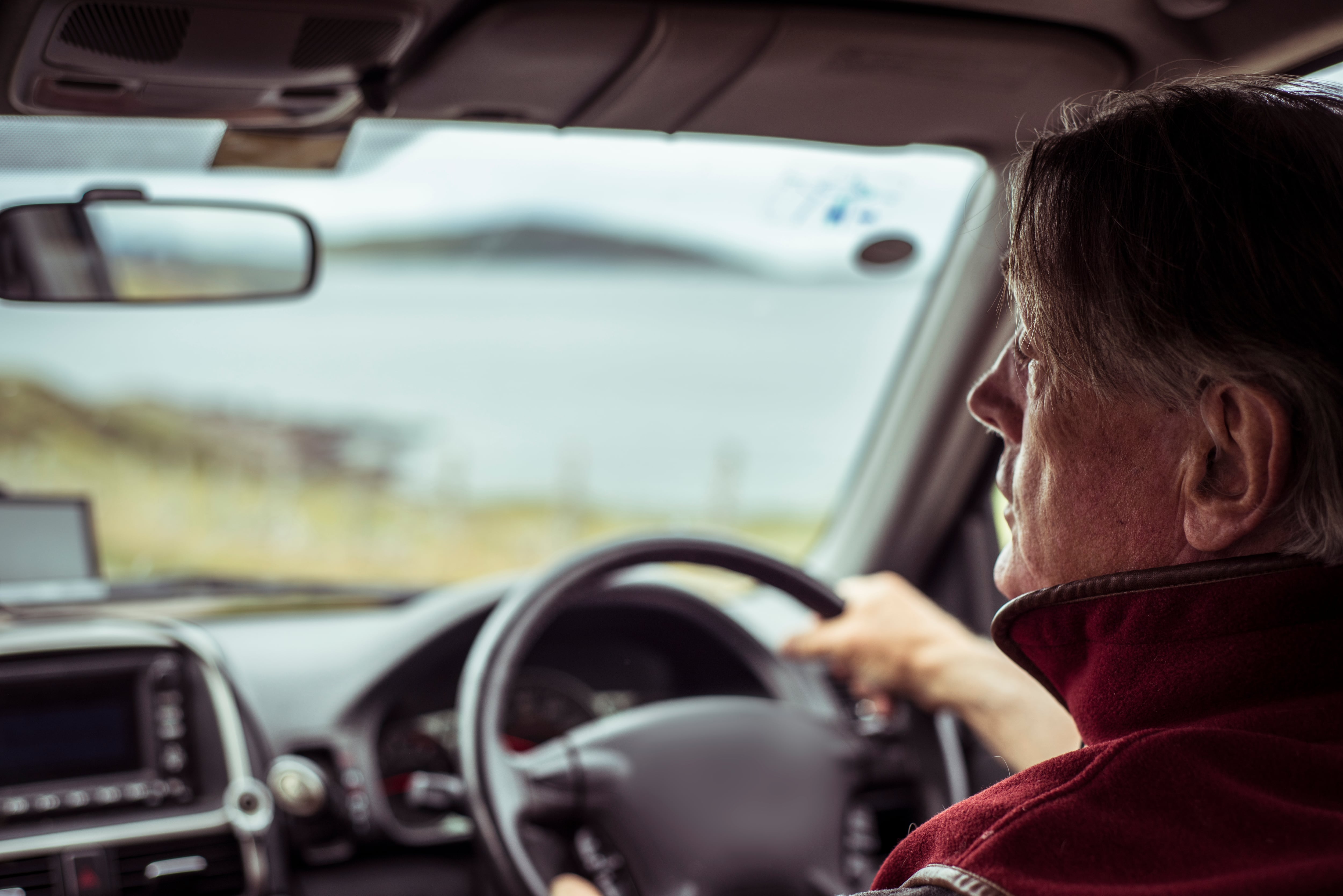 Los conductores mayores de 65 años deben tener en cuenta los requisitos para renovar su licencia de conducción.
