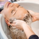 Lavar correctamente tu pelo lo hará crecer más rápido