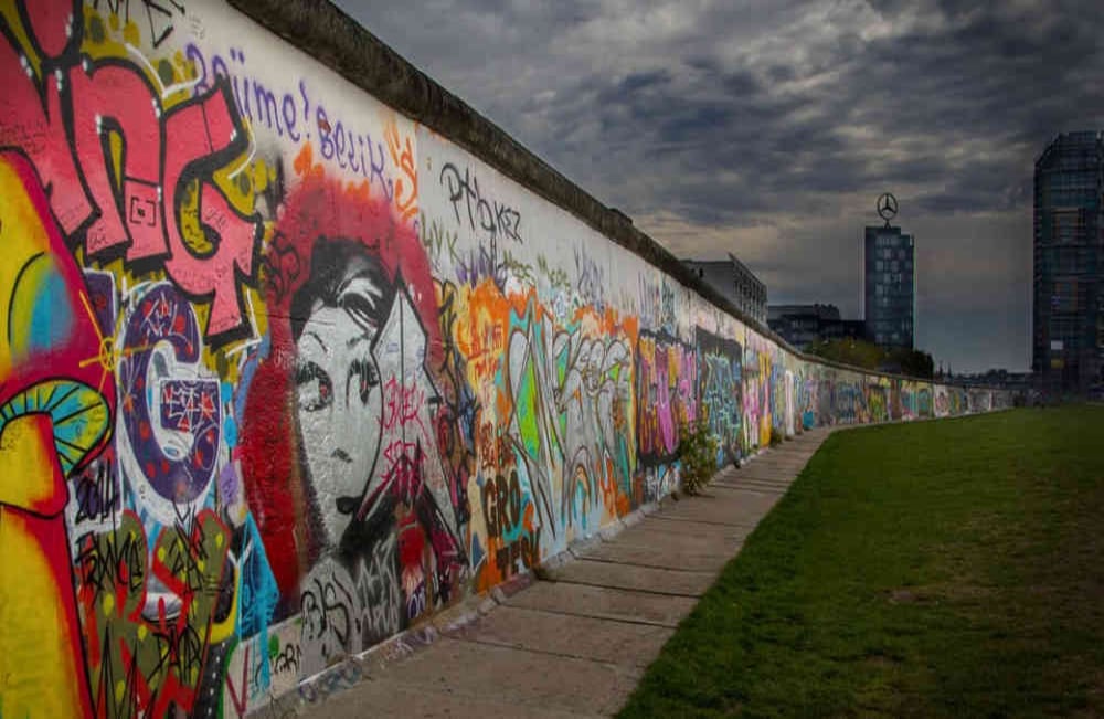 Foto histórica del Muro de Berlín. Foto:AP