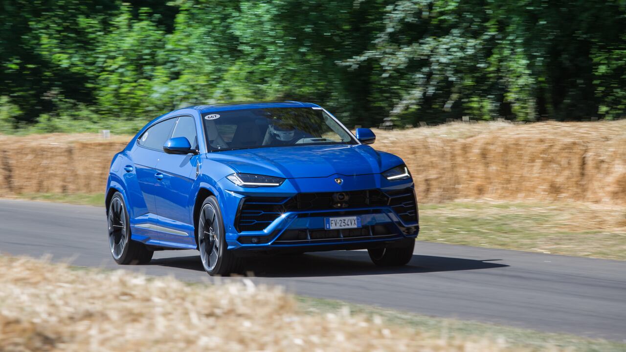 El accidente tuvo lugar en Roma, un menor falleció y dos personas resultaron heridas