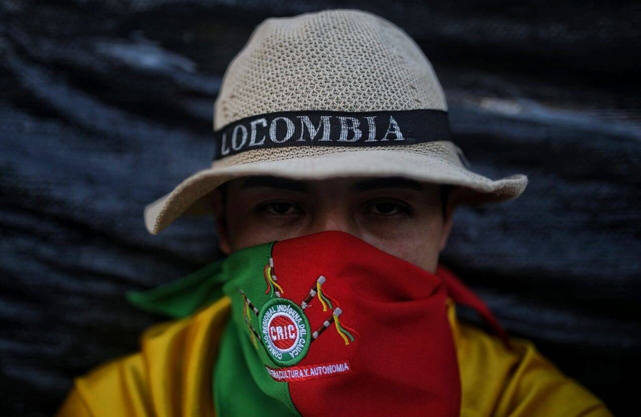 Los miembros de la guardía indígena llegaron a Bogotá para protestar contra la violencia en sus territorios. Foto: Esteban Vega