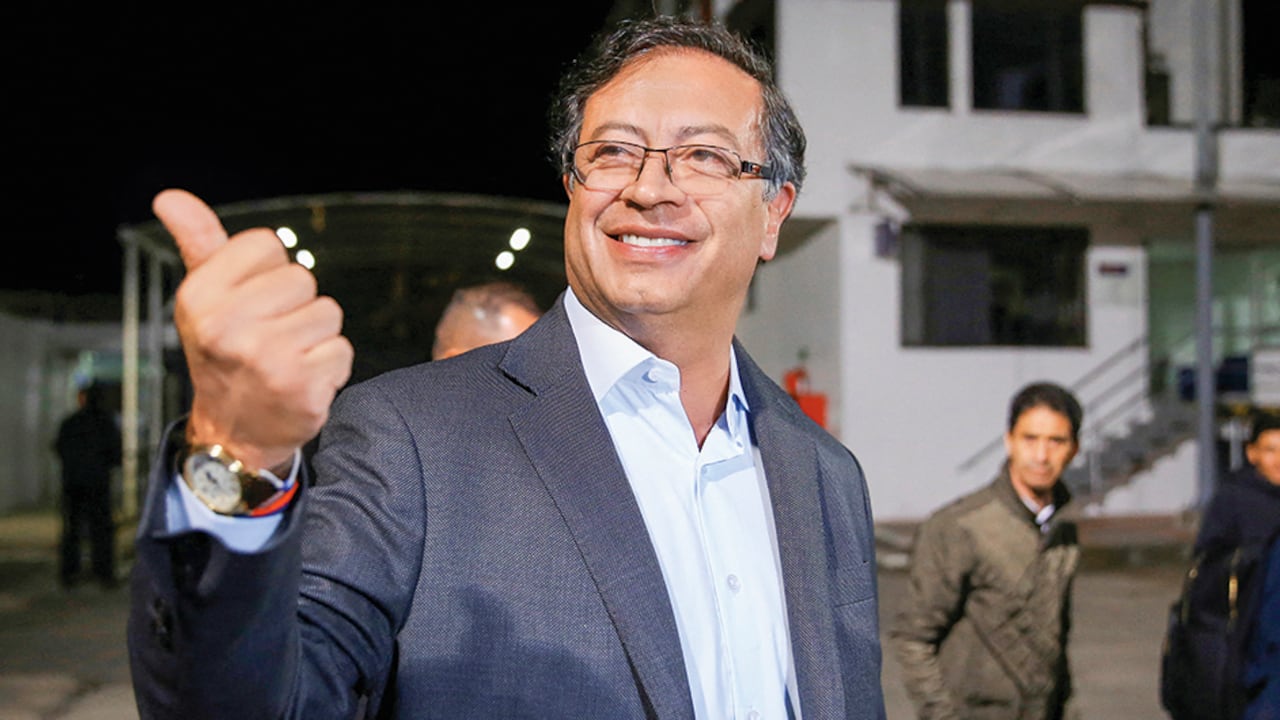 Los firmantes de la carta también destacaron que trabajarán en un gran acuerdo nacional que “permita como nación lograr salidas a la polarización, el enfrentamiento social y político, que garantice el desarrollo de nuestro país”, publicó Trujillo en Twitter.