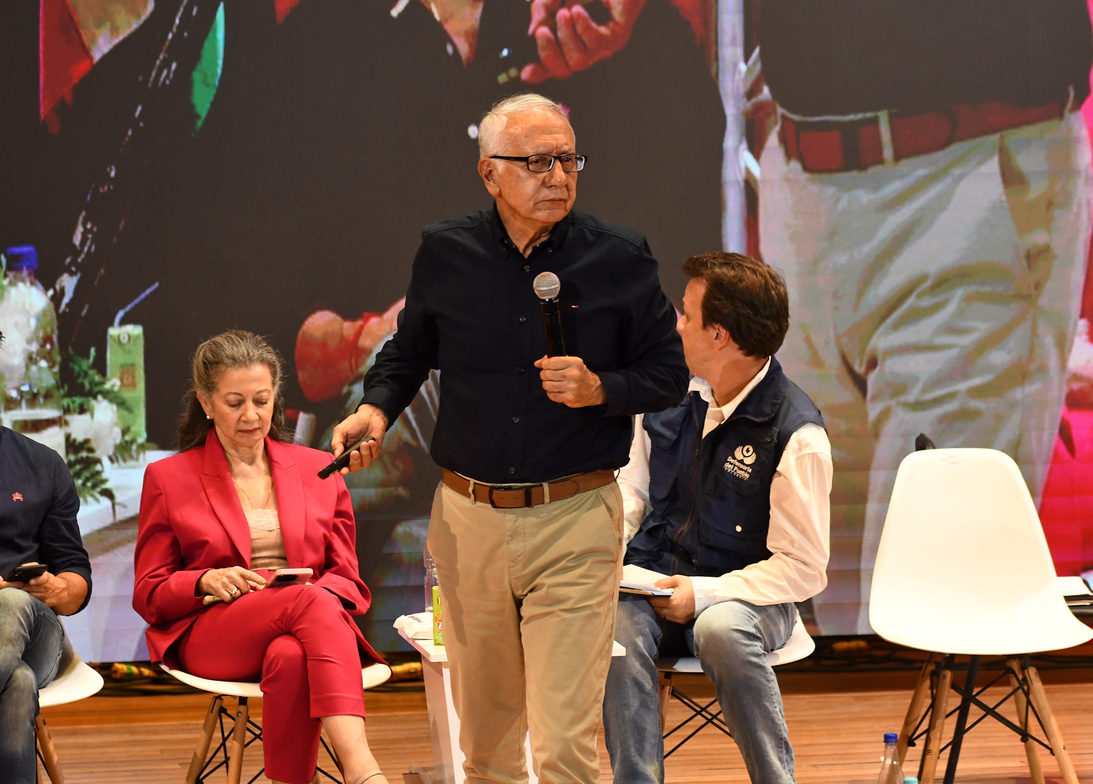 Así se desarrolla la audiencia pública de la Reforma a la Salud en con la senadora Norma Hurtado y Guillermo Alfonso Jaramillo, Ministro de Salud, Maria Cristina, secretiria de Salud del Valle  Cali, hoy  1 de Marzo / Foto Wirman Rios / EL PAIS