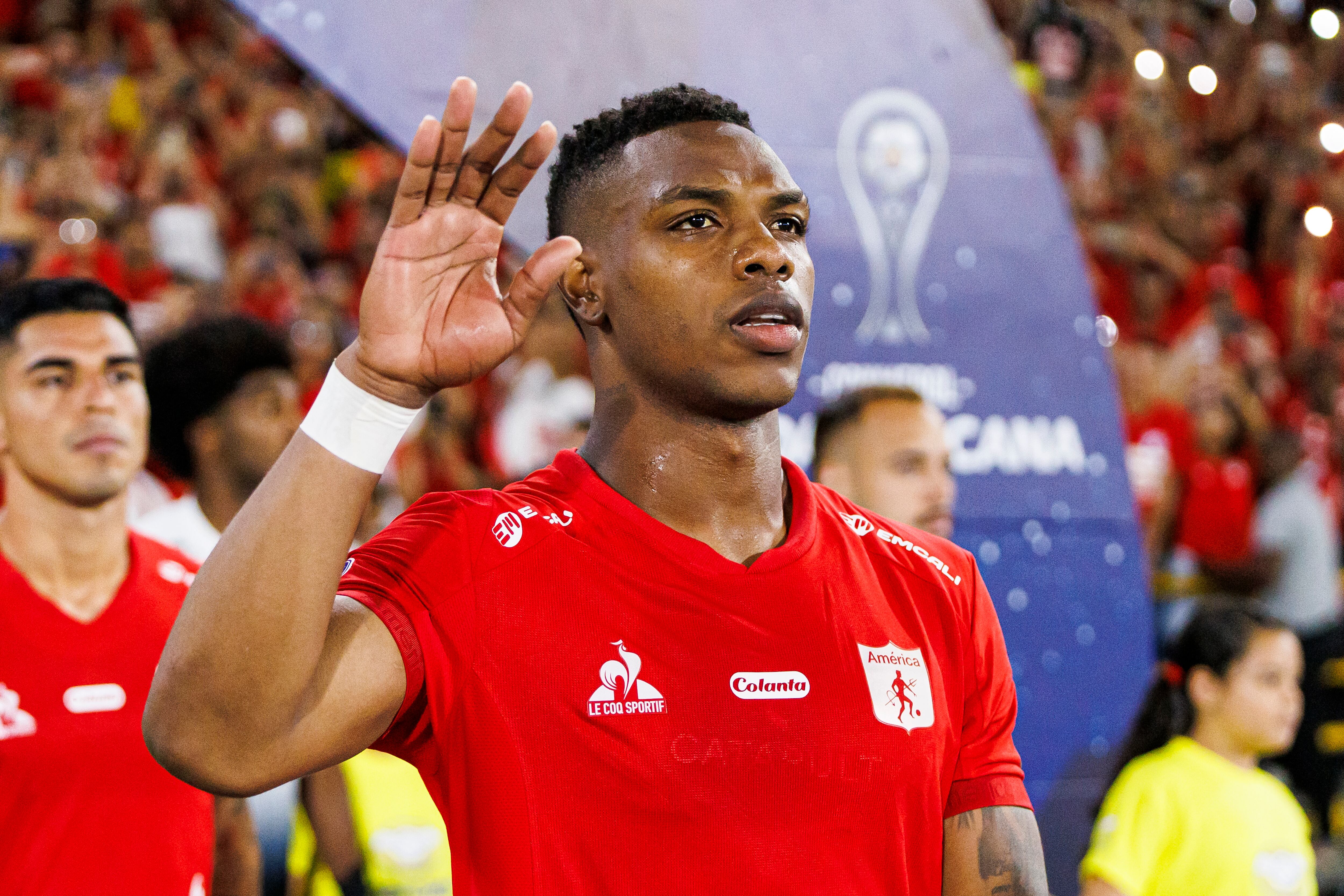 SANTIAGO DE CALI, COLOMBIA - APRIL 8: Jean Carlos Pestaña of America de Cali enter the field during a Copa CONMEBOL Sudamericana 2025 match between America and Corinthians at Estadio Olimpico Pascual Guerrero on April 8, 2025 in Santiago de Cali, Colombia. (Photo by Mauricio Duque/Eurasia Sport Images/Getty Images)