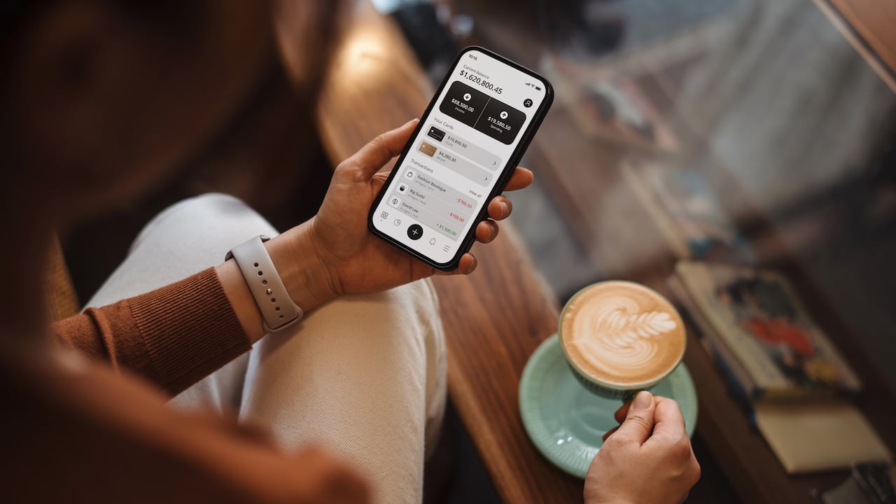 Optar por los créditos digitales es una buena alternativa, ya que permiten disminuir los tiempos de aprobación, evitar tramitología, tienen desembolsos casi inmediatos y cuentan con tasas competitivas.